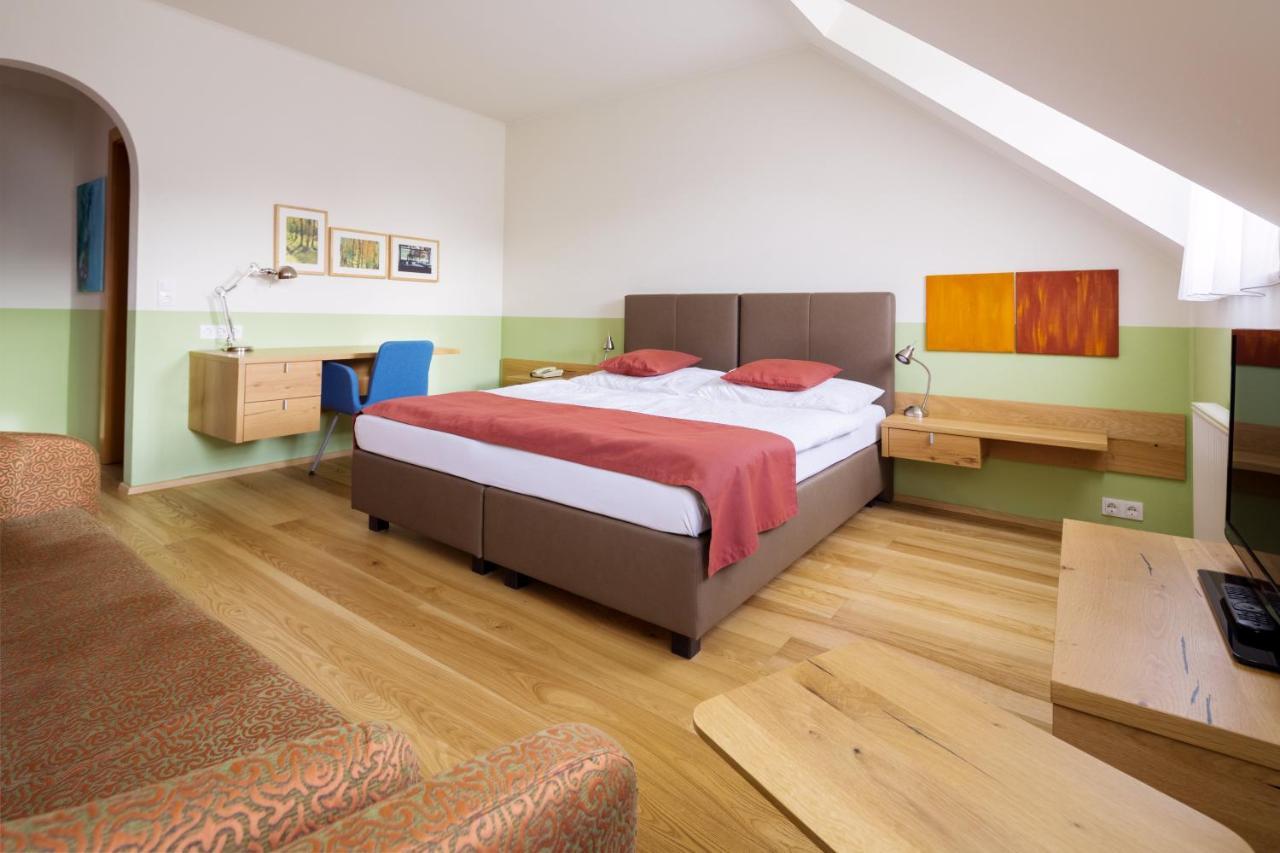 Weingut & Gastezimmer Edelmann Goettlesbrunn Экстерьер фото