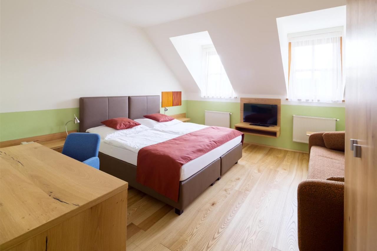 Weingut & Gastezimmer Edelmann Goettlesbrunn Экстерьер фото