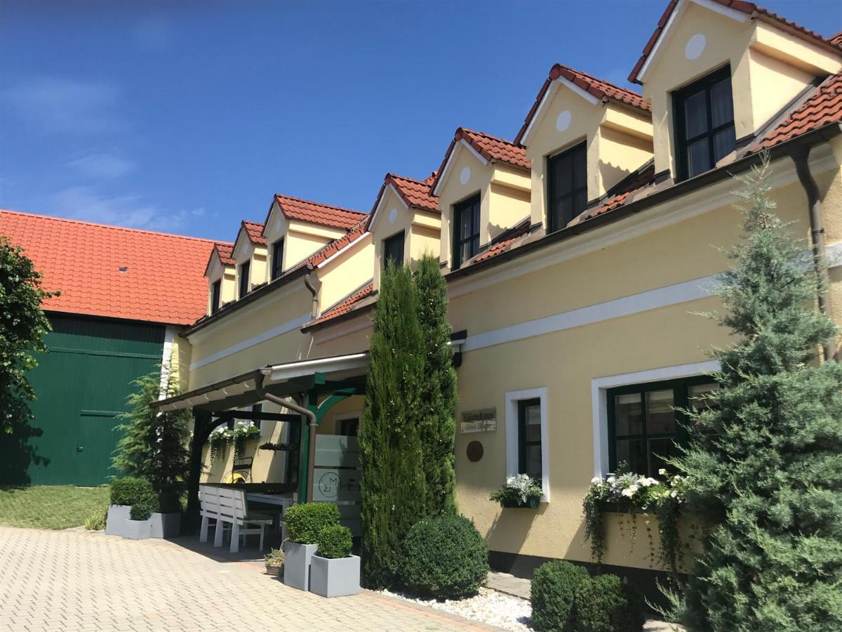 Weingut & Gastezimmer Edelmann Goettlesbrunn Экстерьер фото